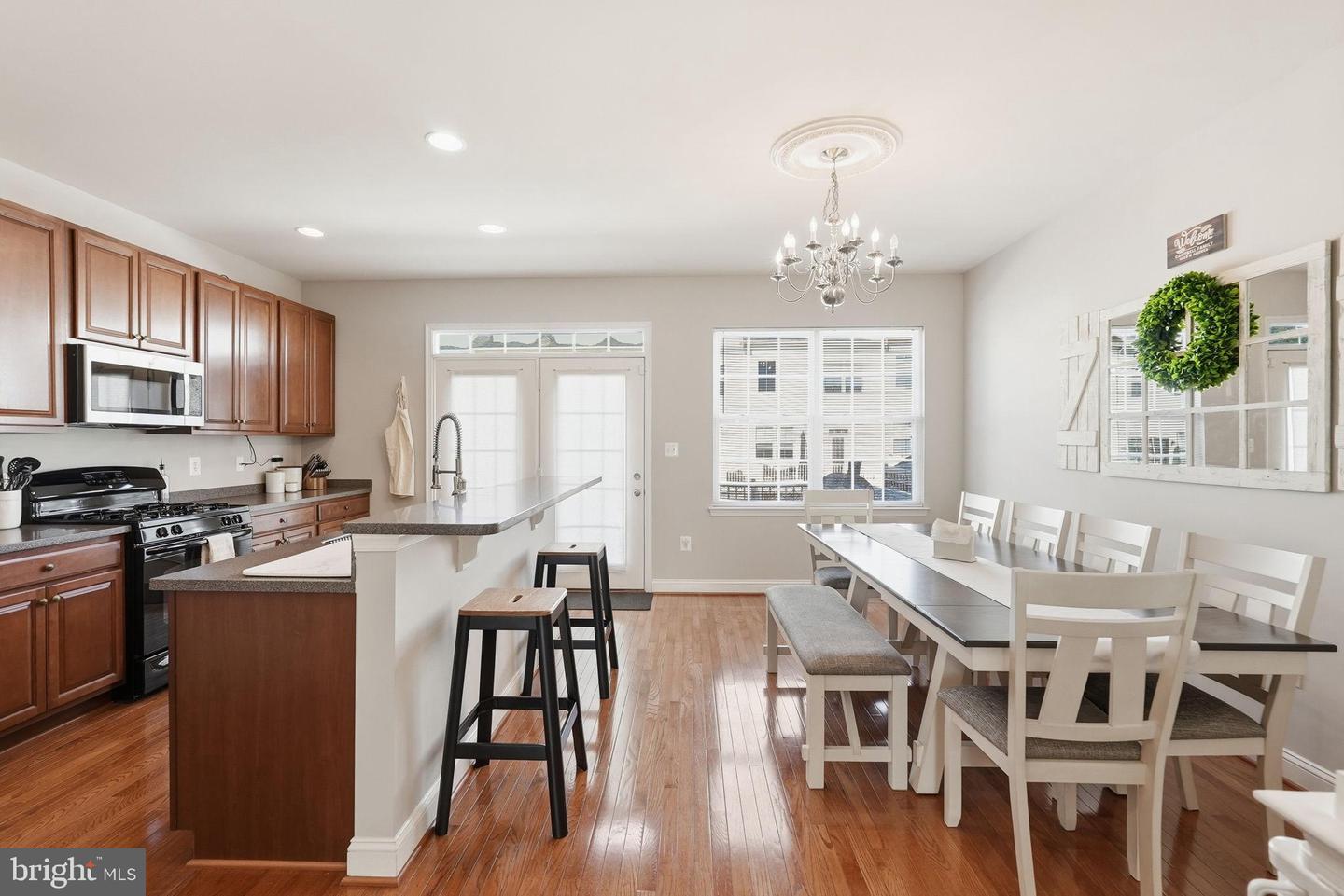 5027 POTOMAC HIGHLANDS CIR, TRIANGLE, Virginia 22172, 3 Bedrooms Bedrooms, 10 Rooms Rooms,2 BathroomsBathrooms,Residential,For sale,5027 POTOMAC HIGHLANDS CIR,VAPW2111446 MLS # VAPW2111446