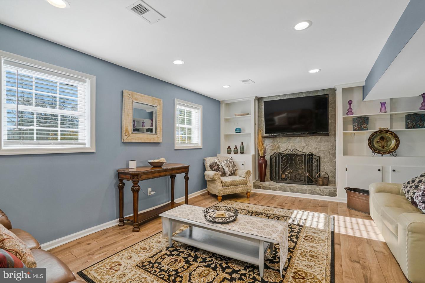 2314 APPLE HILL RD, ALEXANDRIA, Virginia 22308, 5 Bedrooms Bedrooms, ,3 BathroomsBathrooms,Residential,For sale,2314 APPLE HILL RD,VAFX2287978 MLS # VAFX2287978