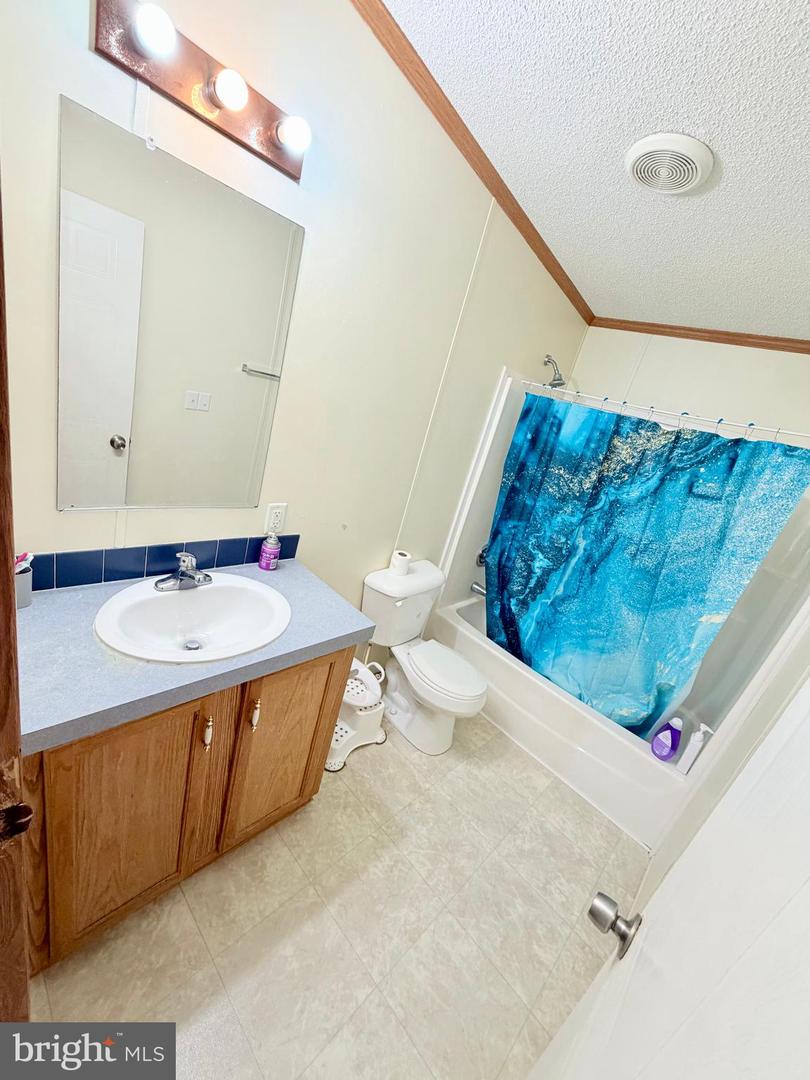 22 PRINCE WILLIAM CIR, DUMFRIES, Virginia 22026, 3 Bedrooms Bedrooms, ,2 BathroomsBathrooms,Residential,For sale,22 PRINCE WILLIAM CIR,VAPW2111466 MLS # VAPW2111466