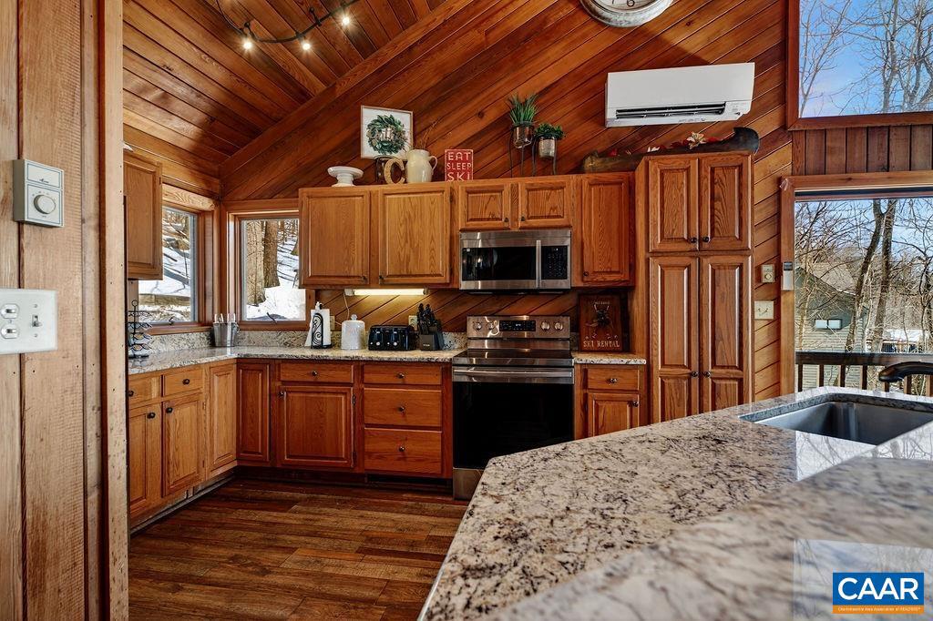 2129 LAUREL SPRINGS DR, WINTERGREEN RESORT, Virginia 22967, 4 Bedrooms Bedrooms, ,3 BathroomsBathrooms,Residential,For sale,2129 LAUREL SPRINGS DR,672885 MLS # 672885 2129 LAUREL SPRINGS DR, WINTERGREEN RESORT, Virginia 22967, 4 Bedrooms Bedrooms, ,3 BathroomsBathrooms,Residential,For sale,2129 LAUREL SPRINGS DR,672885 MLS # 672885