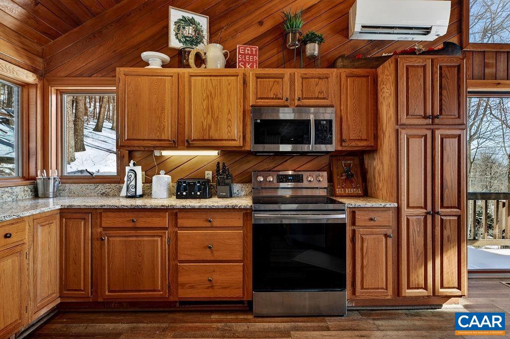 2129 LAUREL SPRINGS DR, WINTERGREEN RESORT, Virginia 22967, 4 Bedrooms Bedrooms, ,3 BathroomsBathrooms,Residential,For sale,2129 LAUREL SPRINGS DR,672885 MLS # 672885 2129 LAUREL SPRINGS DR, WINTERGREEN RESORT, Virginia 22967, 4 Bedrooms Bedrooms, ,3 BathroomsBathrooms,Residential,For sale,2129 LAUREL SPRINGS DR,672885 MLS # 672885