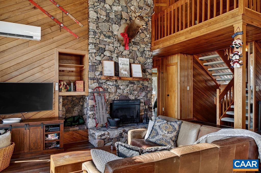 2129 LAUREL SPRINGS DR, WINTERGREEN RESORT, Virginia 22967, 4 Bedrooms Bedrooms, ,3 BathroomsBathrooms,Residential,For sale,2129 LAUREL SPRINGS DR,672885 MLS # 672885 2129 LAUREL SPRINGS DR, WINTERGREEN RESORT, Virginia 22967, 4 Bedrooms Bedrooms, ,3 BathroomsBathrooms,Residential,For sale,2129 LAUREL SPRINGS DR,672885 MLS # 672885