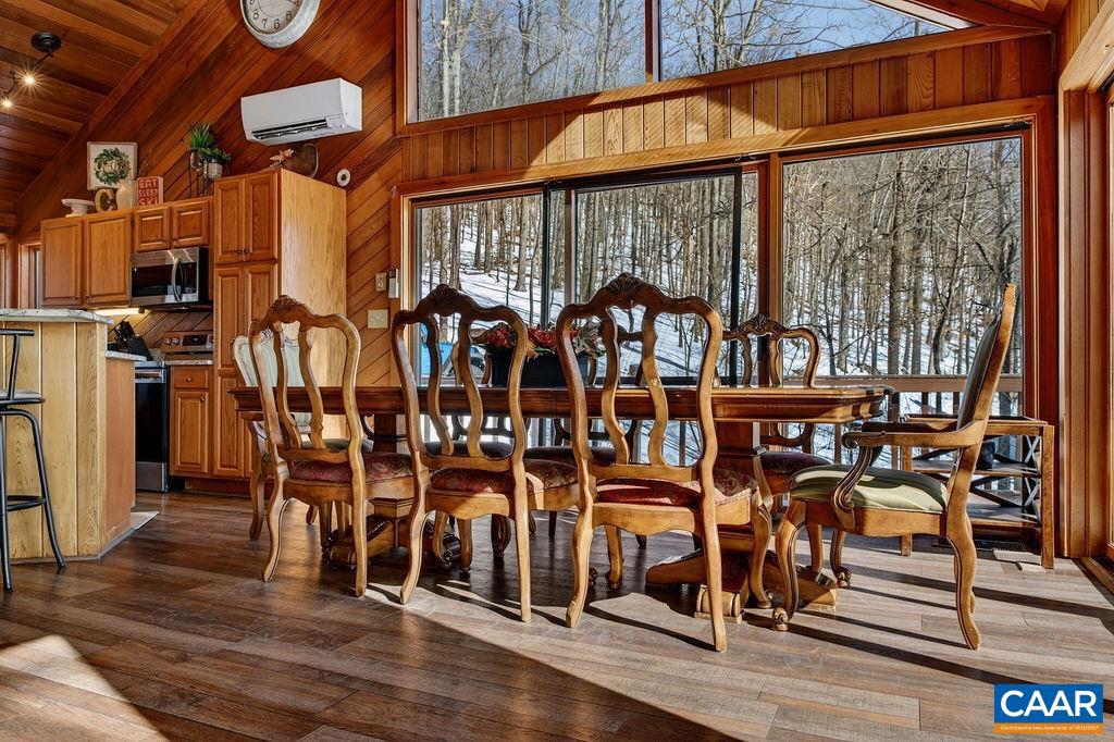 2129 LAUREL SPRINGS DR, WINTERGREEN RESORT, Virginia 22967, 4 Bedrooms Bedrooms, ,3 BathroomsBathrooms,Residential,For sale,2129 LAUREL SPRINGS DR,672885 MLS # 672885 2129 LAUREL SPRINGS DR, WINTERGREEN RESORT, Virginia 22967, 4 Bedrooms Bedrooms, ,3 BathroomsBathrooms,Residential,For sale,2129 LAUREL SPRINGS DR,672885 MLS # 672885