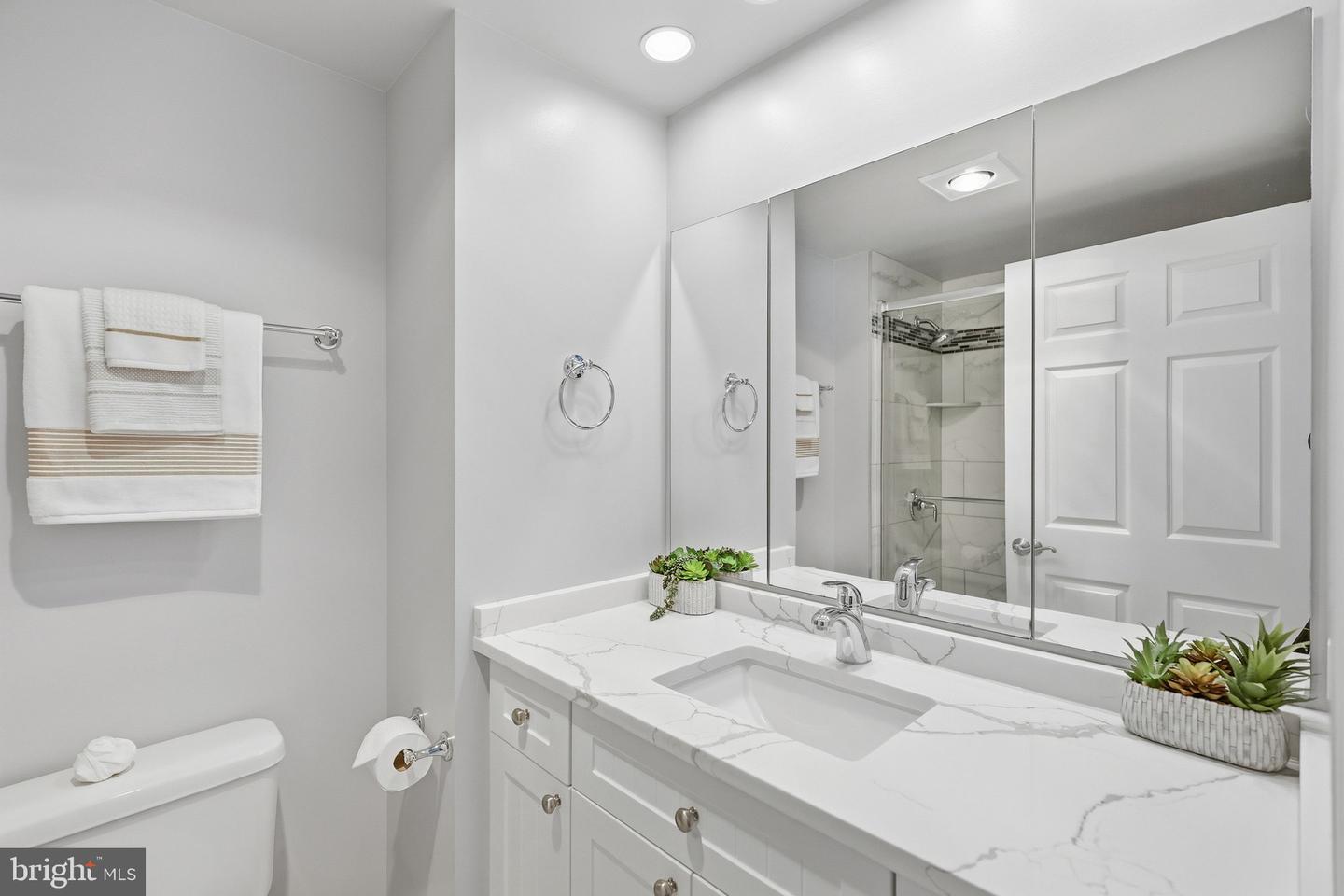 3101 N HAMPTON DR #718, ALEXANDRIA, Virginia 22302, 2 Bedrooms Bedrooms, ,2 BathroomsBathrooms,Residential,For sale,3101 N HAMPTON DR #718,VAAX2053638 MLS # VAAX2053638