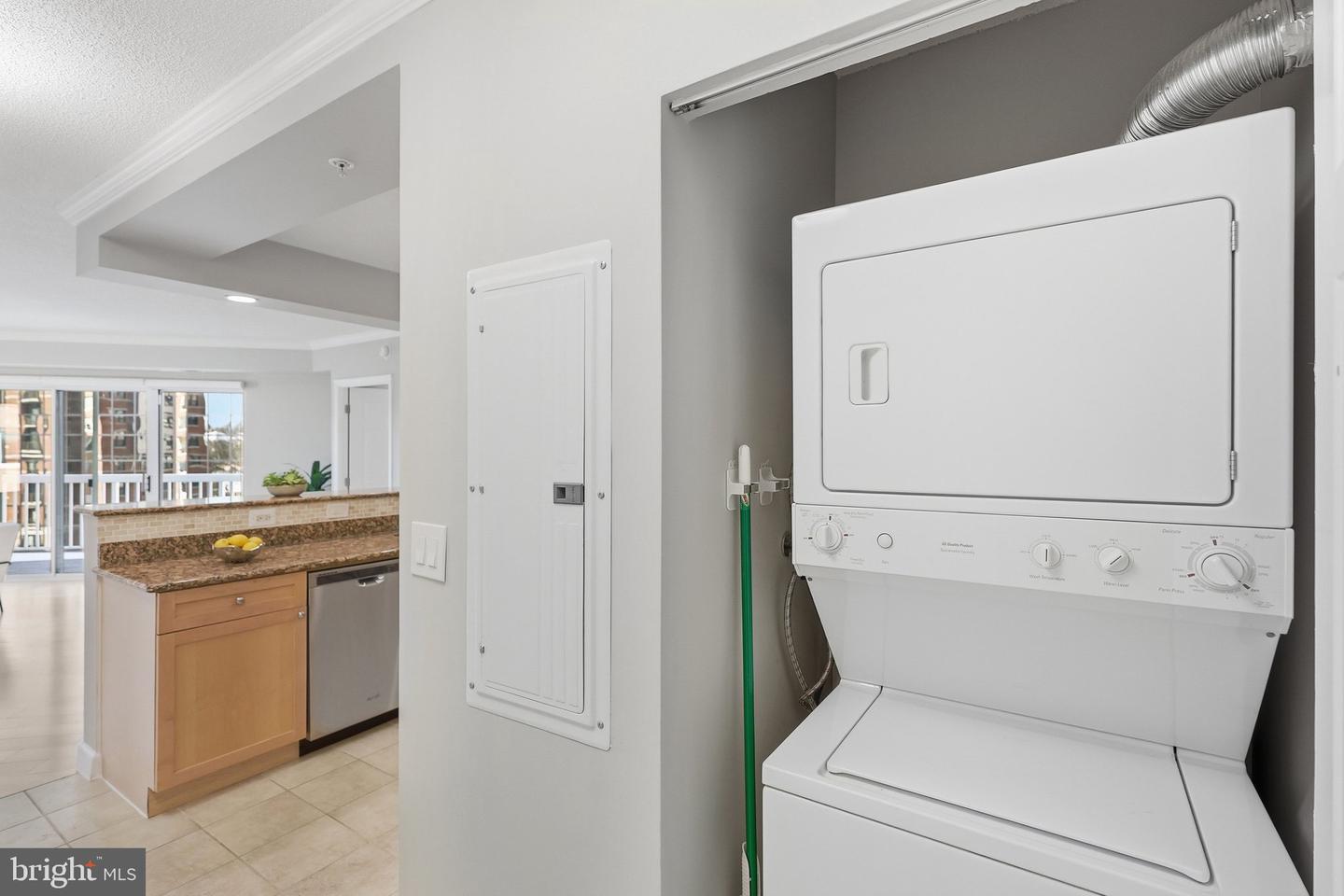 3101 N HAMPTON DR #718, ALEXANDRIA, Virginia 22302, 2 Bedrooms Bedrooms, ,2 BathroomsBathrooms,Residential,For sale,3101 N HAMPTON DR #718,VAAX2053638 MLS # VAAX2053638