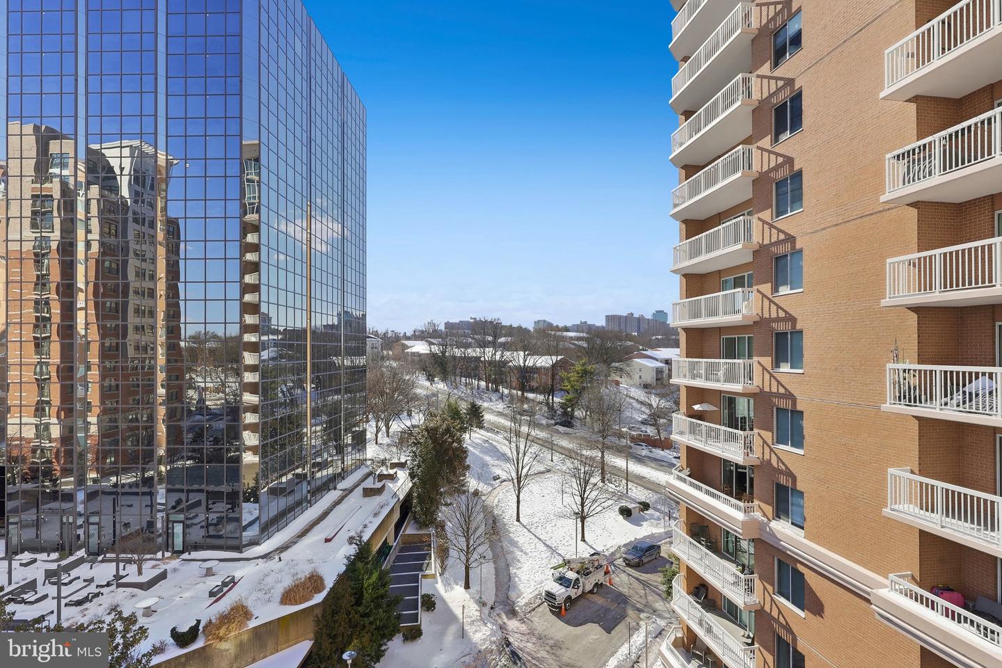 3101 N HAMPTON DR #718, ALEXANDRIA, Virginia 22302, 2 Bedrooms Bedrooms, ,2 BathroomsBathrooms,Residential,For sale,3101 N HAMPTON DR #718,VAAX2053638 MLS # VAAX2053638