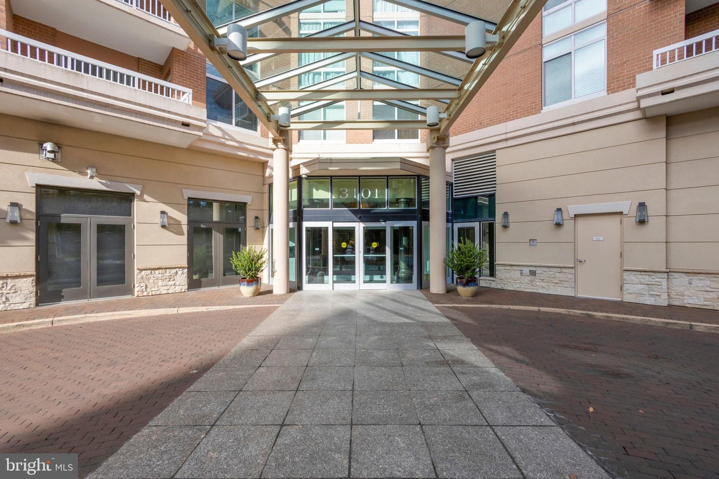 3101 N HAMPTON DR #718, ALEXANDRIA, Virginia 22302, 2 Bedrooms Bedrooms, ,2 BathroomsBathrooms,Residential,For sale,3101 N HAMPTON DR #718,VAAX2053638 MLS # VAAX2053638