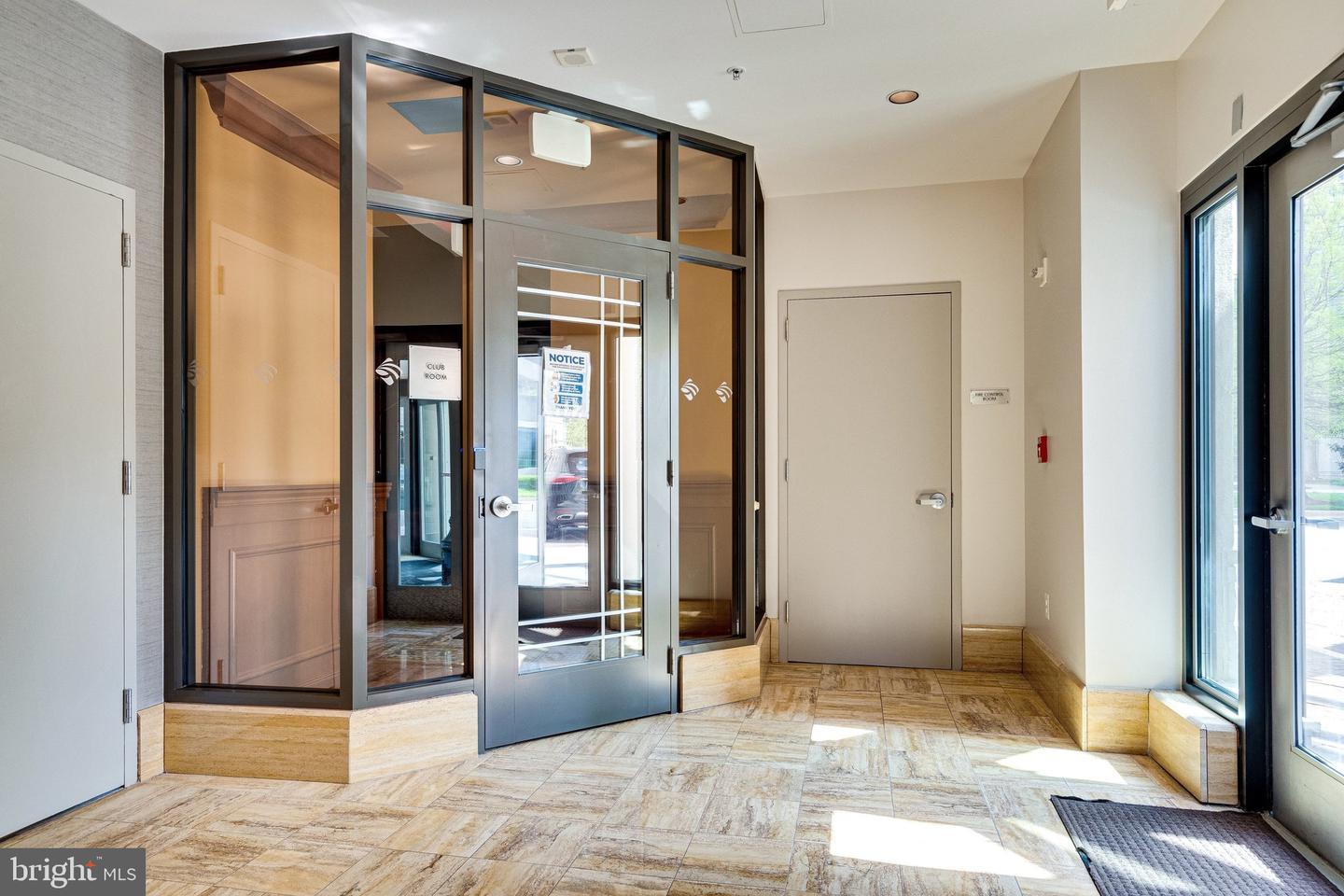 3101 N HAMPTON DR #718, ALEXANDRIA, Virginia 22302, 2 Bedrooms Bedrooms, ,2 BathroomsBathrooms,Residential,For sale,3101 N HAMPTON DR #718,VAAX2053638 MLS # VAAX2053638