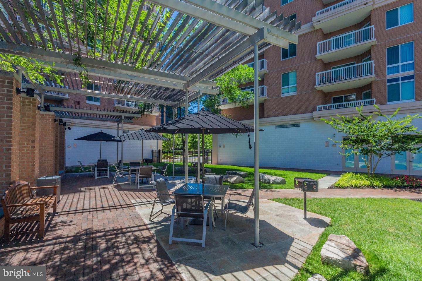 3101 N HAMPTON DR #718, ALEXANDRIA, Virginia 22302, 2 Bedrooms Bedrooms, ,2 BathroomsBathrooms,Residential,For sale,3101 N HAMPTON DR #718,VAAX2053638 MLS # VAAX2053638