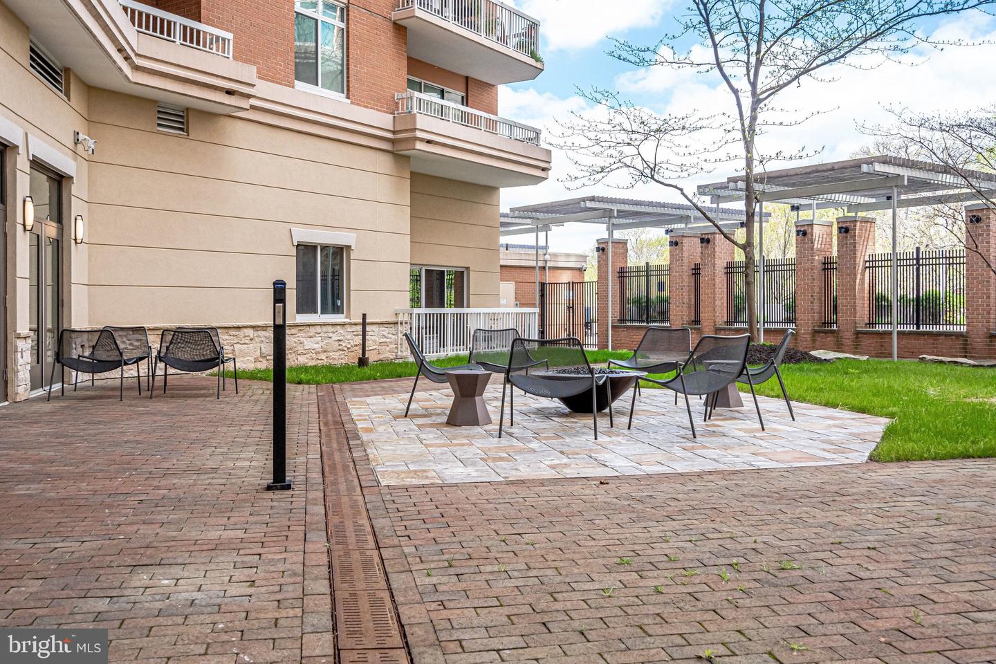 3101 N HAMPTON DR #718, ALEXANDRIA, Virginia 22302, 2 Bedrooms Bedrooms, ,2 BathroomsBathrooms,Residential,For sale,3101 N HAMPTON DR #718,VAAX2053638 MLS # VAAX2053638