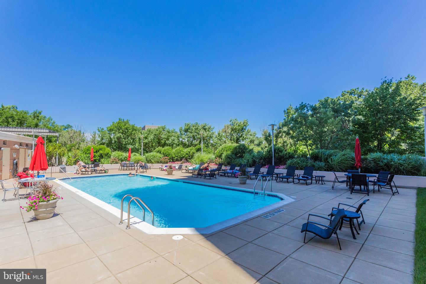 3101 N HAMPTON DR #718, ALEXANDRIA, Virginia 22302, 2 Bedrooms Bedrooms, ,2 BathroomsBathrooms,Residential,For sale,3101 N HAMPTON DR #718,VAAX2053638 MLS # VAAX2053638