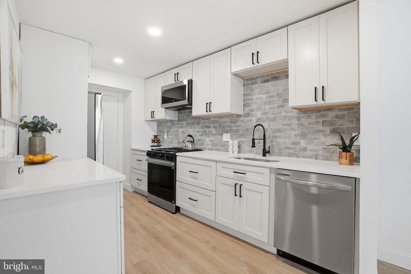 700 NEW HAMPSHIRE AVE NW #609, WASHINGTON, District Of Columbia 20037, 1 Bedroom Bedrooms, ,2 BathroomsBathrooms,Residential,For sale,700 NEW HAMPSHIRE AVE NW #609,DCDC2243808 MLS # DCDC2243808