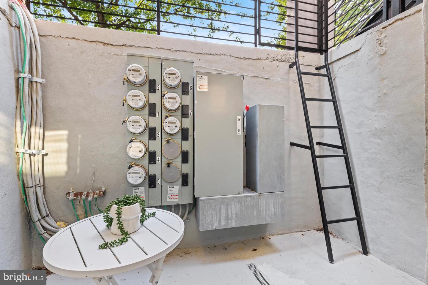 3923 14TH ST NW #2, WASHINGTON, District Of Columbia 20011, 2 Bedrooms Bedrooms, ,1 BathroomBathrooms,Residential,For sale,3923 14TH ST NW #2,DCDC2243832 MLS # DCDC2243832