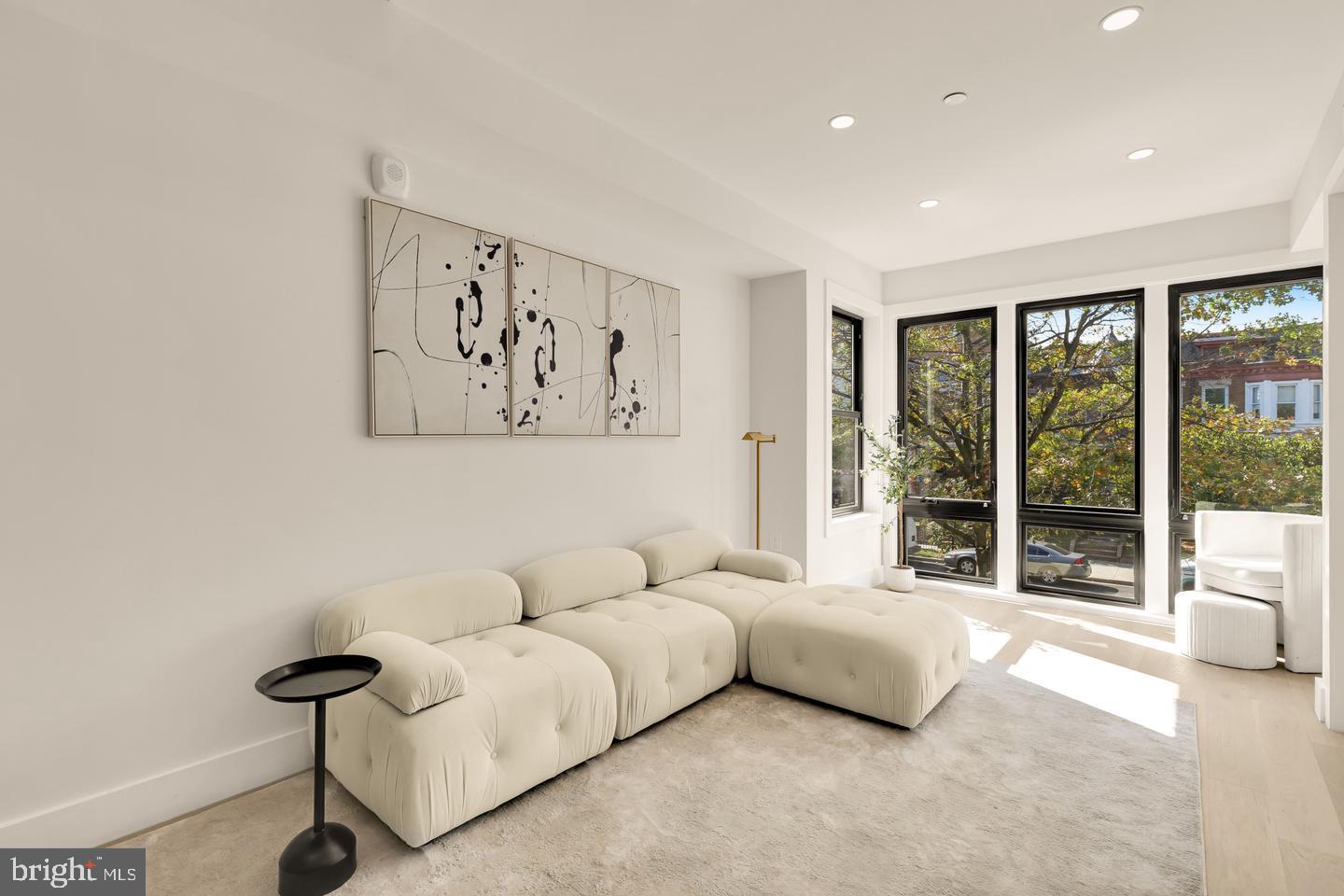 3923 14TH ST NW #5, WASHINGTON, District Of Columbia 20011, 2 Bedrooms Bedrooms, ,2 BathroomsBathrooms,Residential,For sale,3923 14TH ST NW #5,DCDC2243836 MLS # DCDC2243836