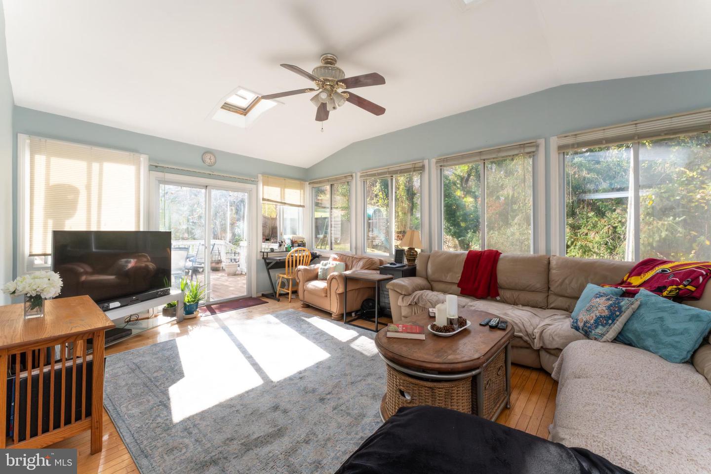 9723 COUNSELLOR DR, VIENNA, Virginia 22181, 4 Bedrooms Bedrooms, ,2 BathroomsBathrooms,Residential,For sale,9723 COUNSELLOR DR,VAFX2210480 MLS # VAFX2210480