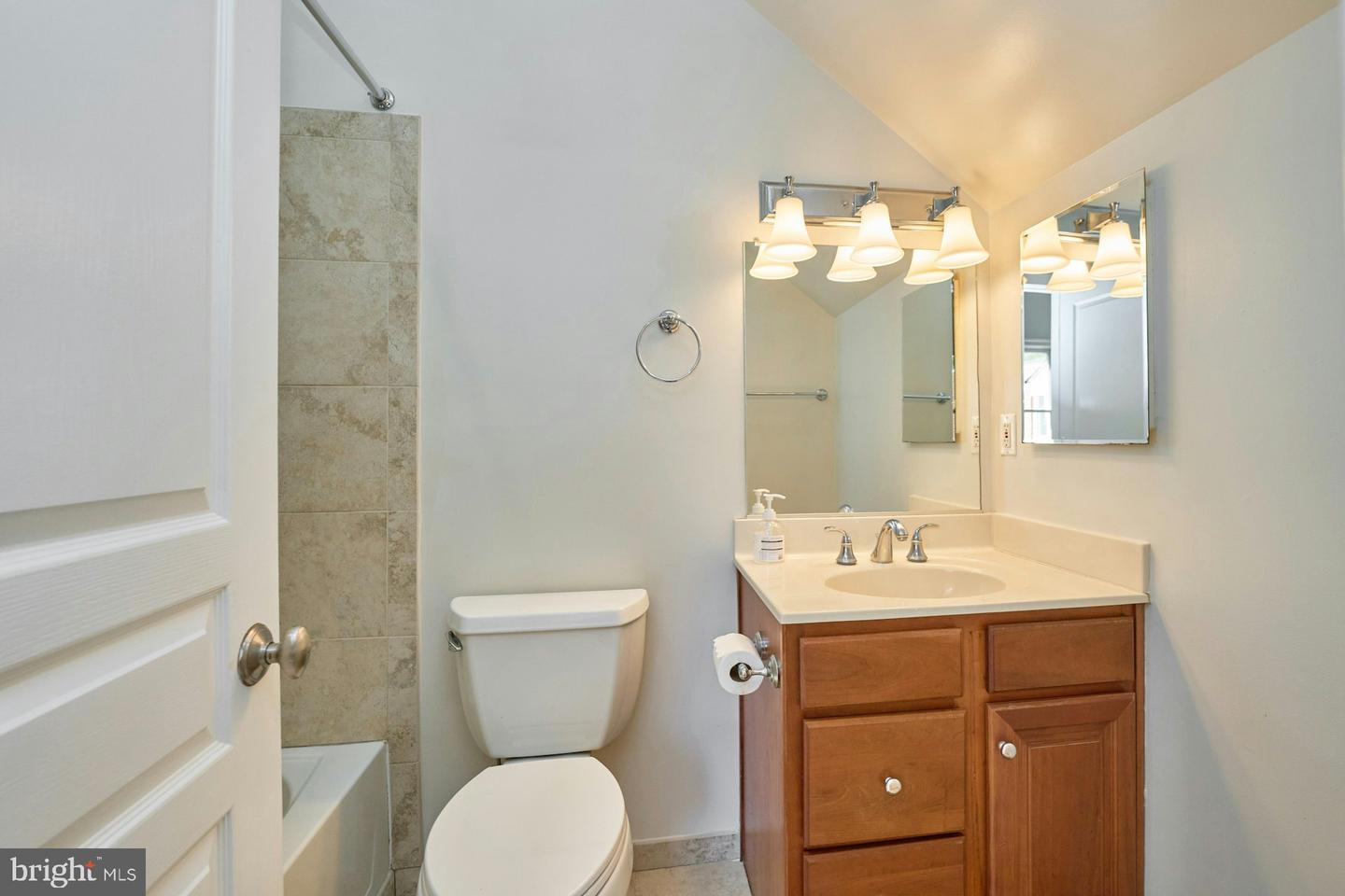 10300 HAMPTON RD, FAIRFAX STATION, Virginia 22039, 6 Bedrooms Bedrooms, ,5 BathroomsBathrooms,Residential,For sale,10300 HAMPTON RD,VAFX2246718 MLS # VAFX2246718