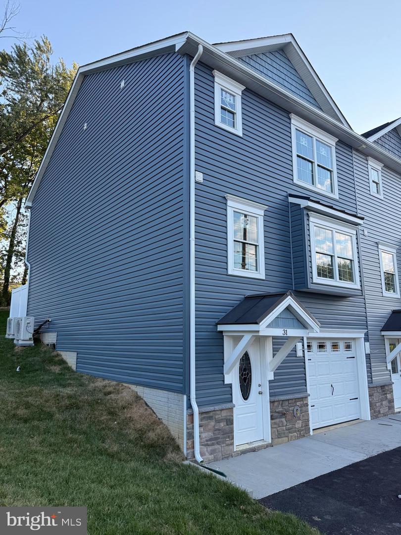 31 DUCK ST W, FRONT ROYAL, Virginia 22630, 3 Bedrooms Bedrooms, ,3 BathroomsBathrooms,Residential,For sale,31 DUCK ST W,VAWR2012254 MLS # VAWR2012254