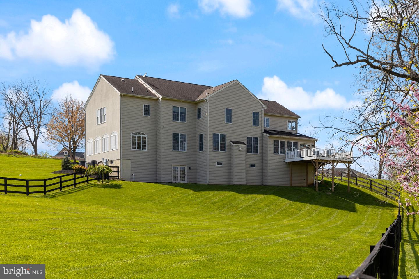 15058 BANKFIELD DR, WATERFORD, Virginia 20197, 5 Bedrooms Bedrooms, ,6 BathroomsBathrooms,Residential,For sale,15058 BANKFIELD DR,VALO2113216 MLS # VALO2113216