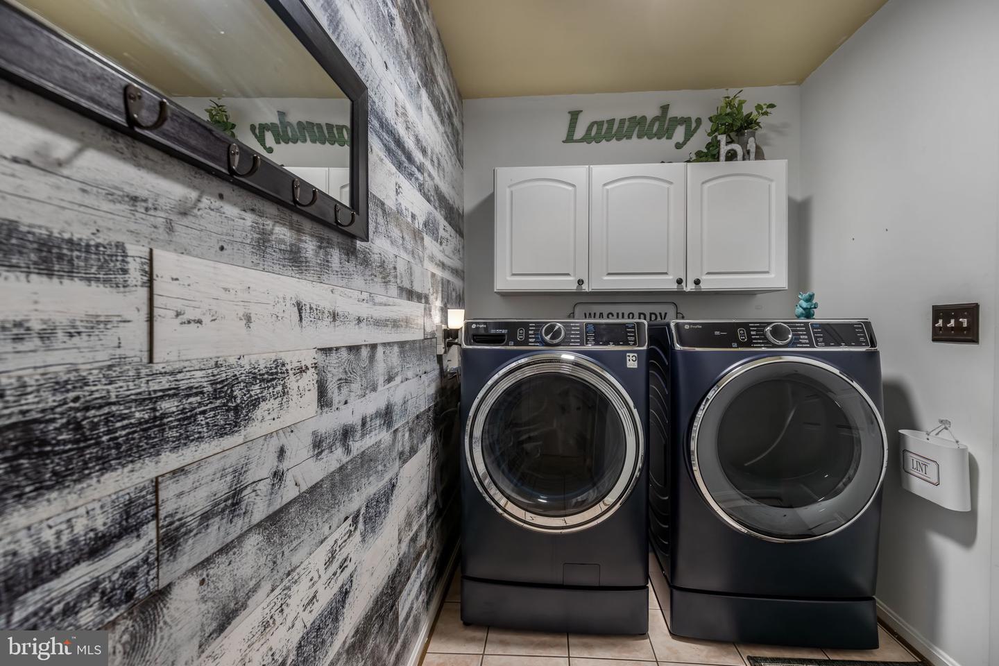 5356 WADE LN, WOODBRIDGE, Virginia 22192, 4 Bedrooms Bedrooms, ,2 BathroomsBathrooms,Residential,For sale,5356 WADE LN,VAPW2110664 MLS # VAPW2110664