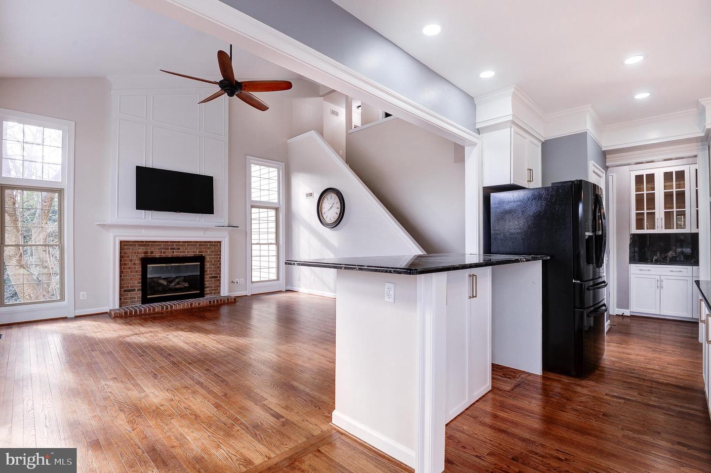 11913 CHAMPION LAKE CT, HERNDON, Virginia 20170, 4 Bedrooms Bedrooms, 12 Rooms Rooms,3 BathroomsBathrooms,Residential,For sale,11913 CHAMPION LAKE CT,VAFX2286234 MLS # VAFX2286234