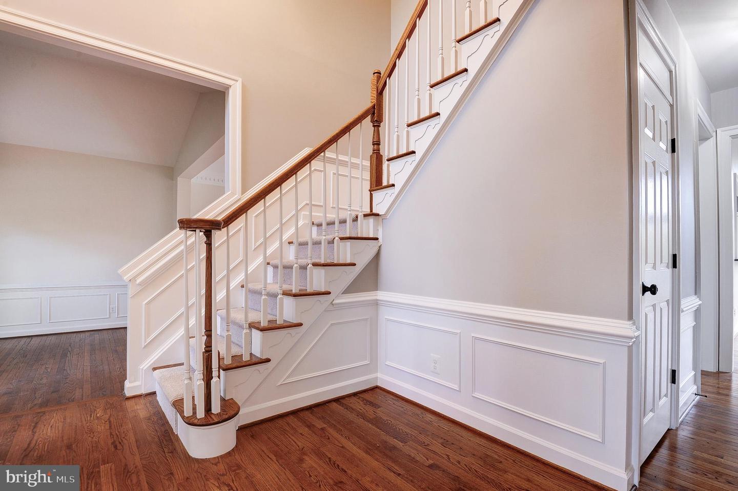 11913 CHAMPION LAKE CT, HERNDON, Virginia 20170, 4 Bedrooms Bedrooms, 12 Rooms Rooms,3 BathroomsBathrooms,Residential,For sale,11913 CHAMPION LAKE CT,VAFX2286234 MLS # VAFX2286234