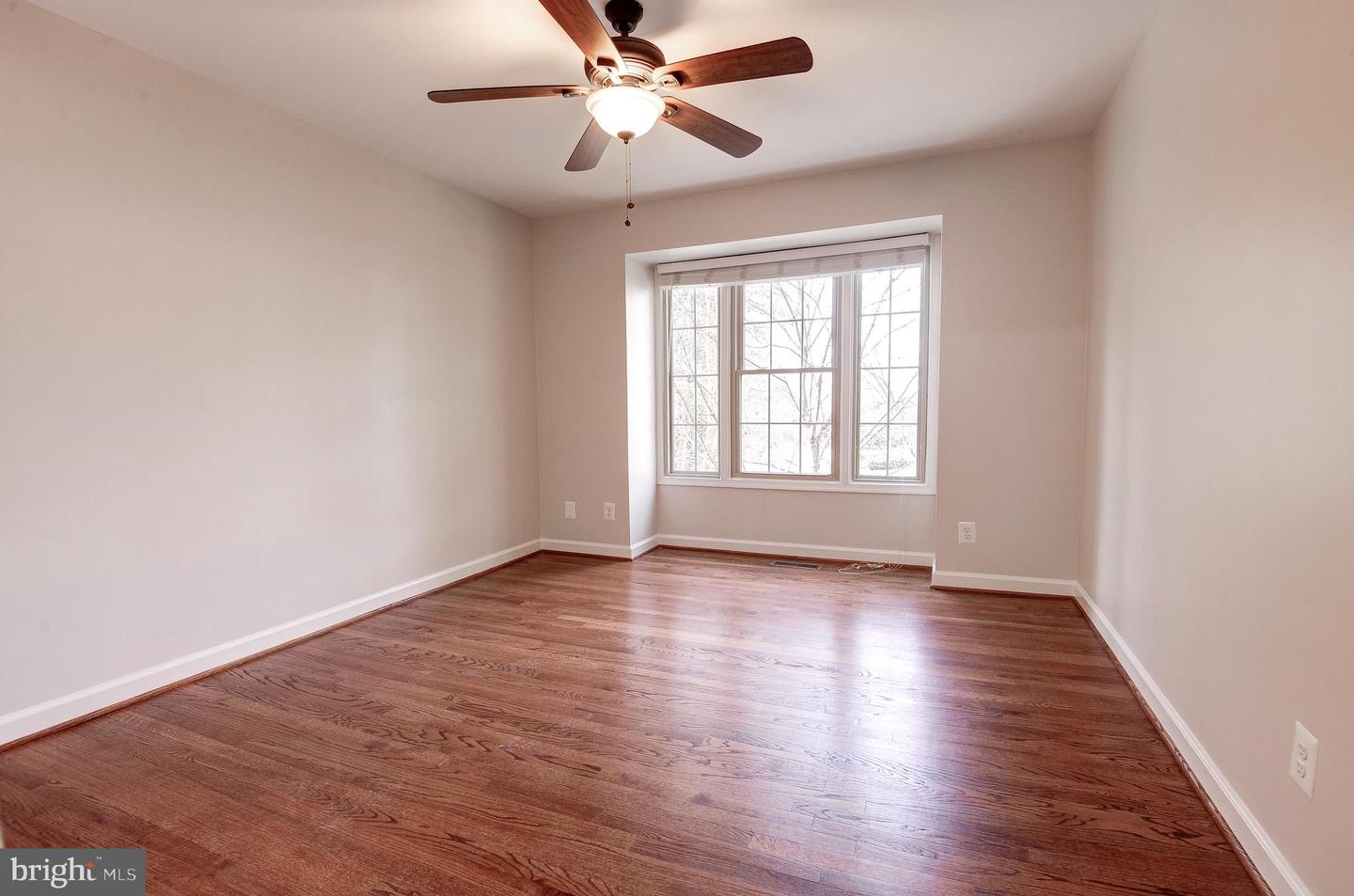 11913 CHAMPION LAKE CT, HERNDON, Virginia 20170, 4 Bedrooms Bedrooms, 12 Rooms Rooms,3 BathroomsBathrooms,Residential,For sale,11913 CHAMPION LAKE CT,VAFX2286234 MLS # VAFX2286234