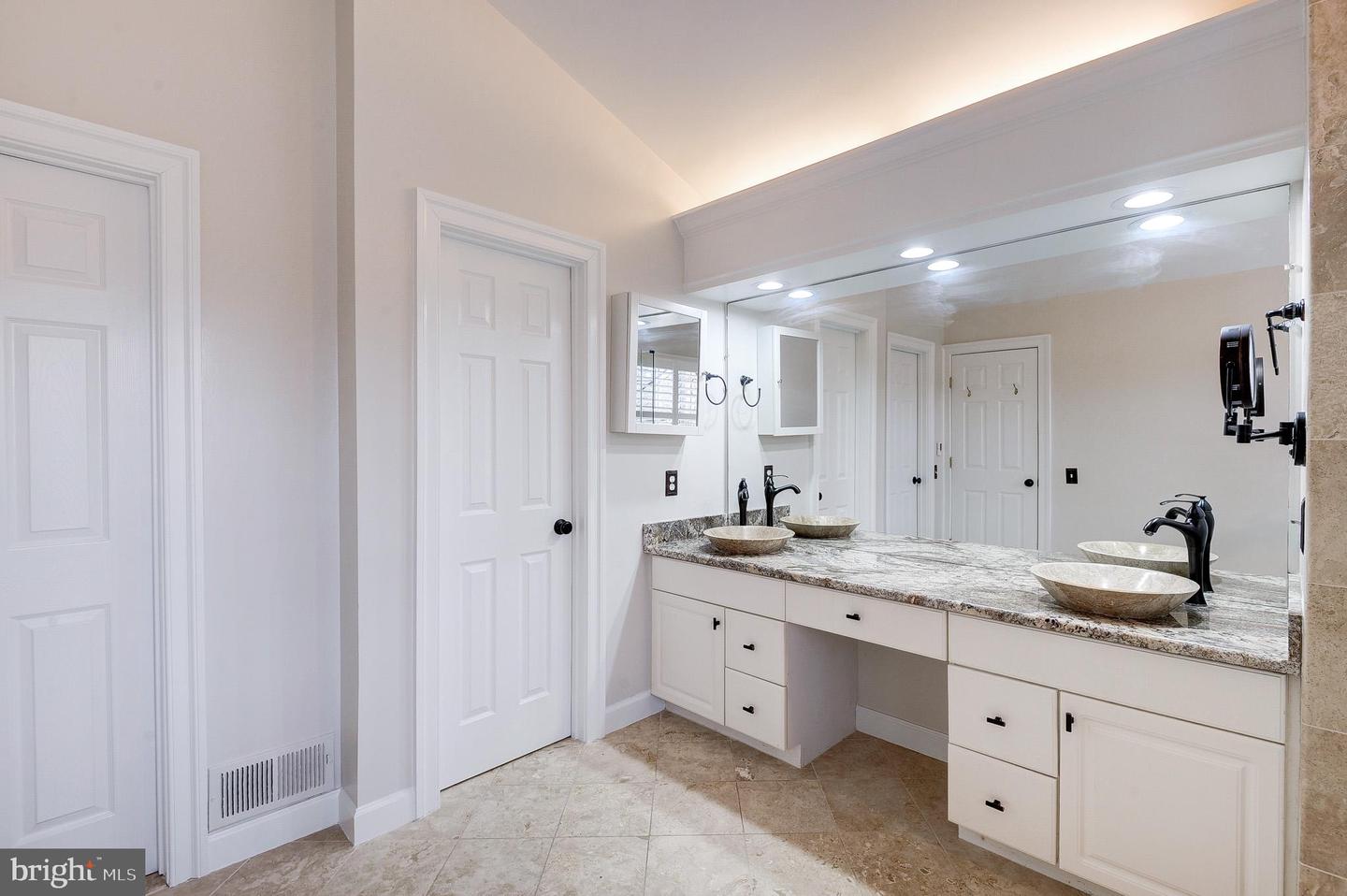 11913 CHAMPION LAKE CT, HERNDON, Virginia 20170, 4 Bedrooms Bedrooms, 12 Rooms Rooms,3 BathroomsBathrooms,Residential,For sale,11913 CHAMPION LAKE CT,VAFX2286234 MLS # VAFX2286234