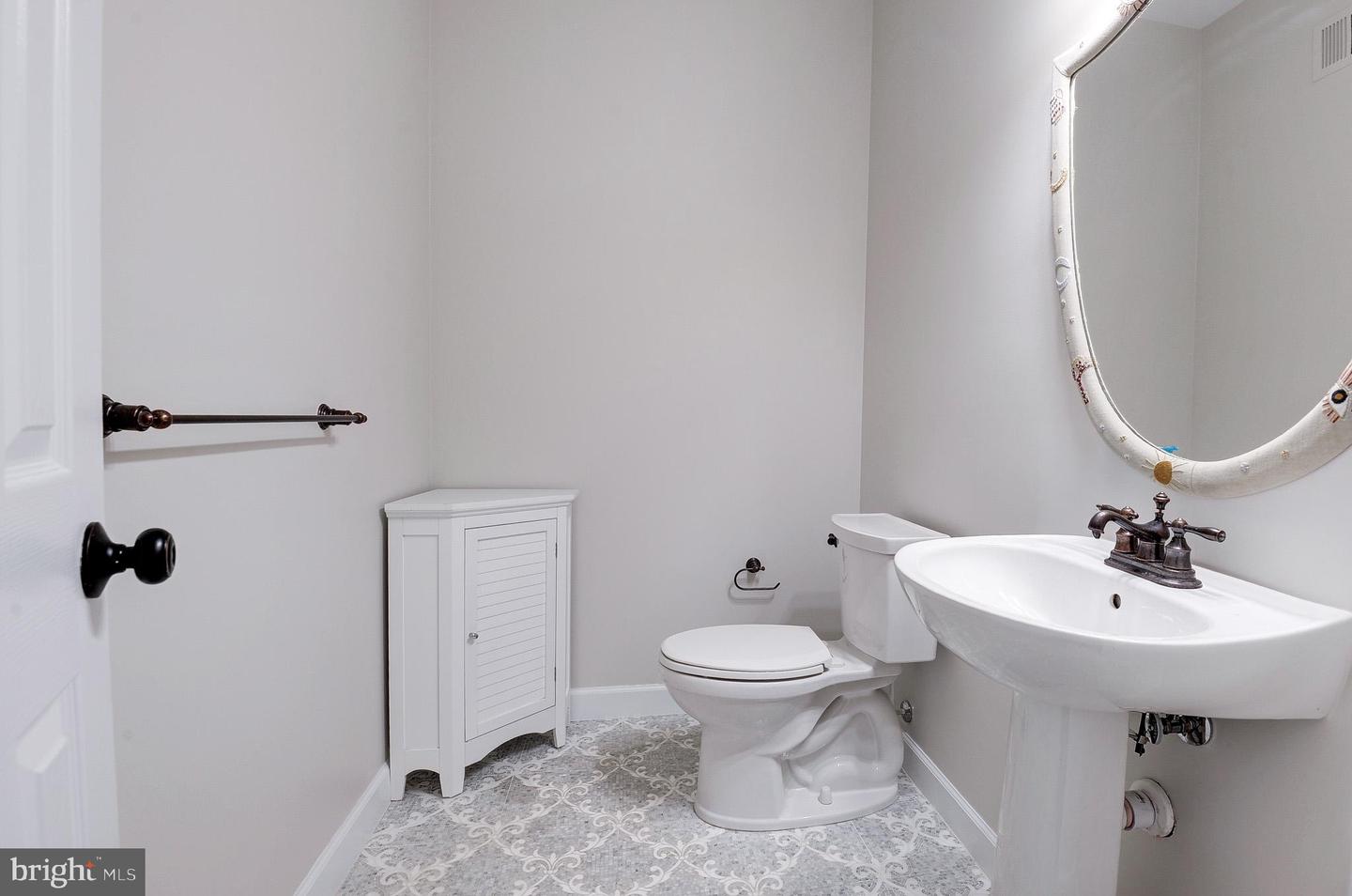 11913 CHAMPION LAKE CT, HERNDON, Virginia 20170, 4 Bedrooms Bedrooms, 12 Rooms Rooms,3 BathroomsBathrooms,Residential,For sale,11913 CHAMPION LAKE CT,VAFX2286234 MLS # VAFX2286234