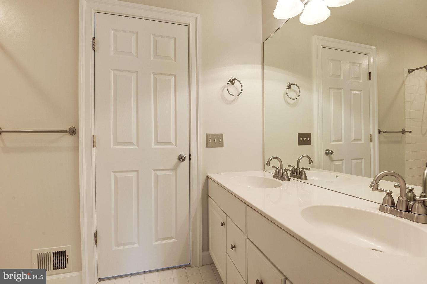 11913 CHAMPION LAKE CT, HERNDON, Virginia 20170, 4 Bedrooms Bedrooms, 12 Rooms Rooms,3 BathroomsBathrooms,Residential,For sale,11913 CHAMPION LAKE CT,VAFX2286234 MLS # VAFX2286234