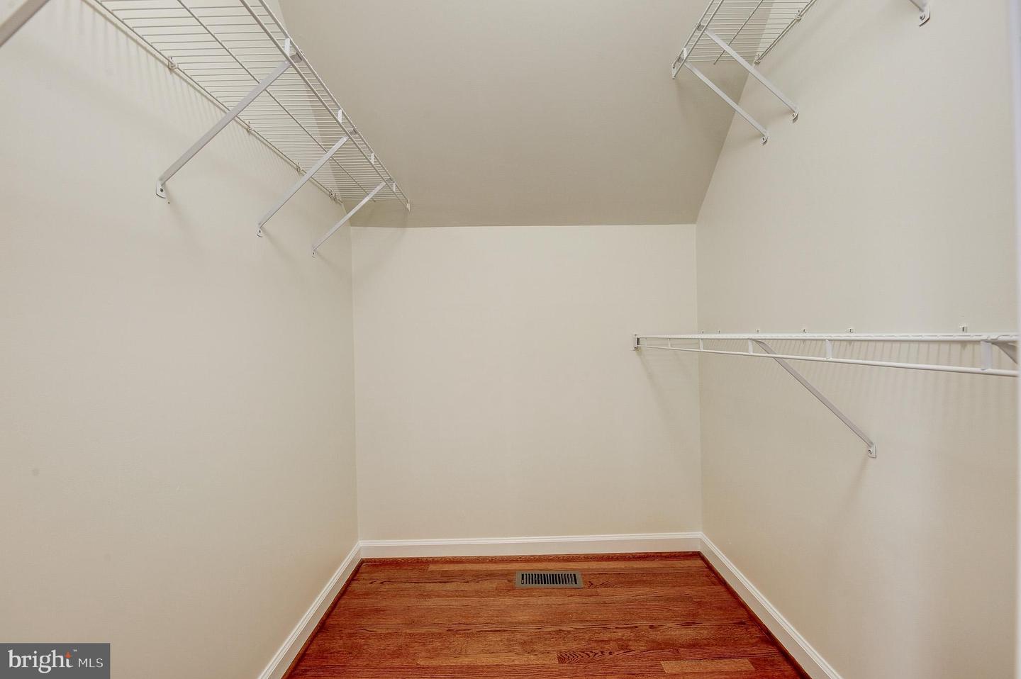 11913 CHAMPION LAKE CT, HERNDON, Virginia 20170, 4 Bedrooms Bedrooms, 12 Rooms Rooms,3 BathroomsBathrooms,Residential,For sale,11913 CHAMPION LAKE CT,VAFX2286234 MLS # VAFX2286234