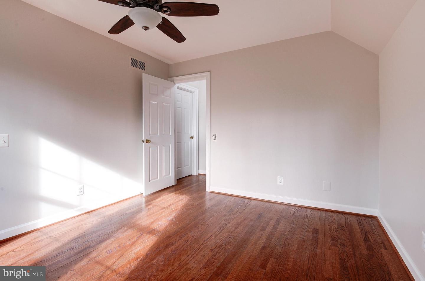 11913 CHAMPION LAKE CT, HERNDON, Virginia 20170, 4 Bedrooms Bedrooms, 12 Rooms Rooms,3 BathroomsBathrooms,Residential,For sale,11913 CHAMPION LAKE CT,VAFX2286234 MLS # VAFX2286234