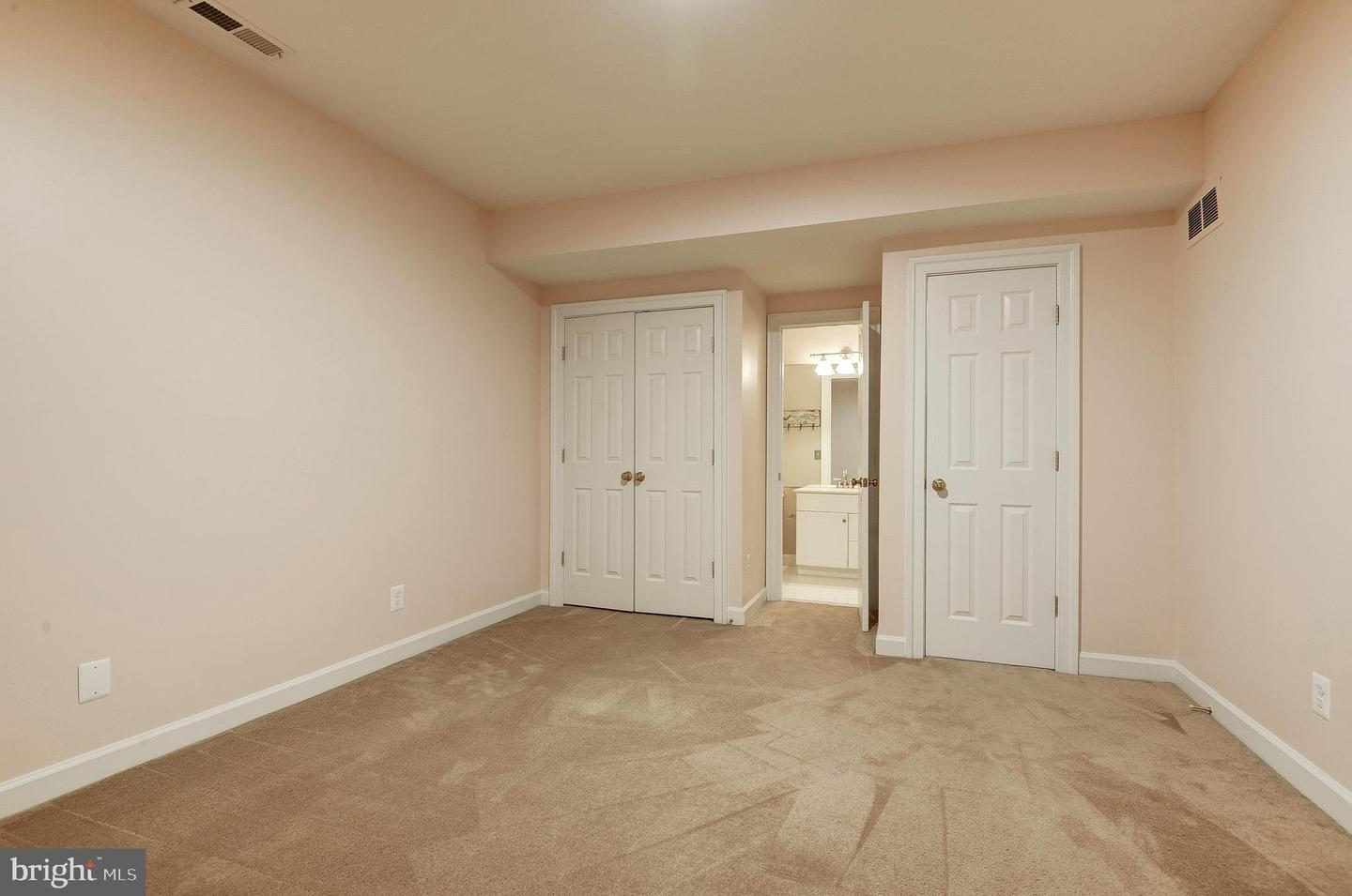 11913 CHAMPION LAKE CT, HERNDON, Virginia 20170, 4 Bedrooms Bedrooms, 12 Rooms Rooms,3 BathroomsBathrooms,Residential,For sale,11913 CHAMPION LAKE CT,VAFX2286234 MLS # VAFX2286234