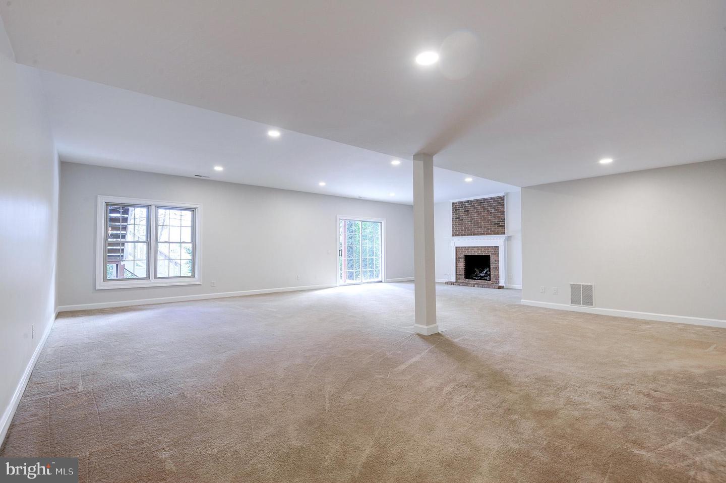 11913 CHAMPION LAKE CT, HERNDON, Virginia 20170, 4 Bedrooms Bedrooms, 12 Rooms Rooms,3 BathroomsBathrooms,Residential,For sale,11913 CHAMPION LAKE CT,VAFX2286234 MLS # VAFX2286234