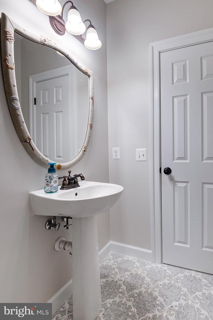 11913 CHAMPION LAKE CT, HERNDON, Virginia 20170, 4 Bedrooms Bedrooms, 12 Rooms Rooms,3 BathroomsBathrooms,Residential,For sale,11913 CHAMPION LAKE CT,VAFX2286234 MLS # VAFX2286234