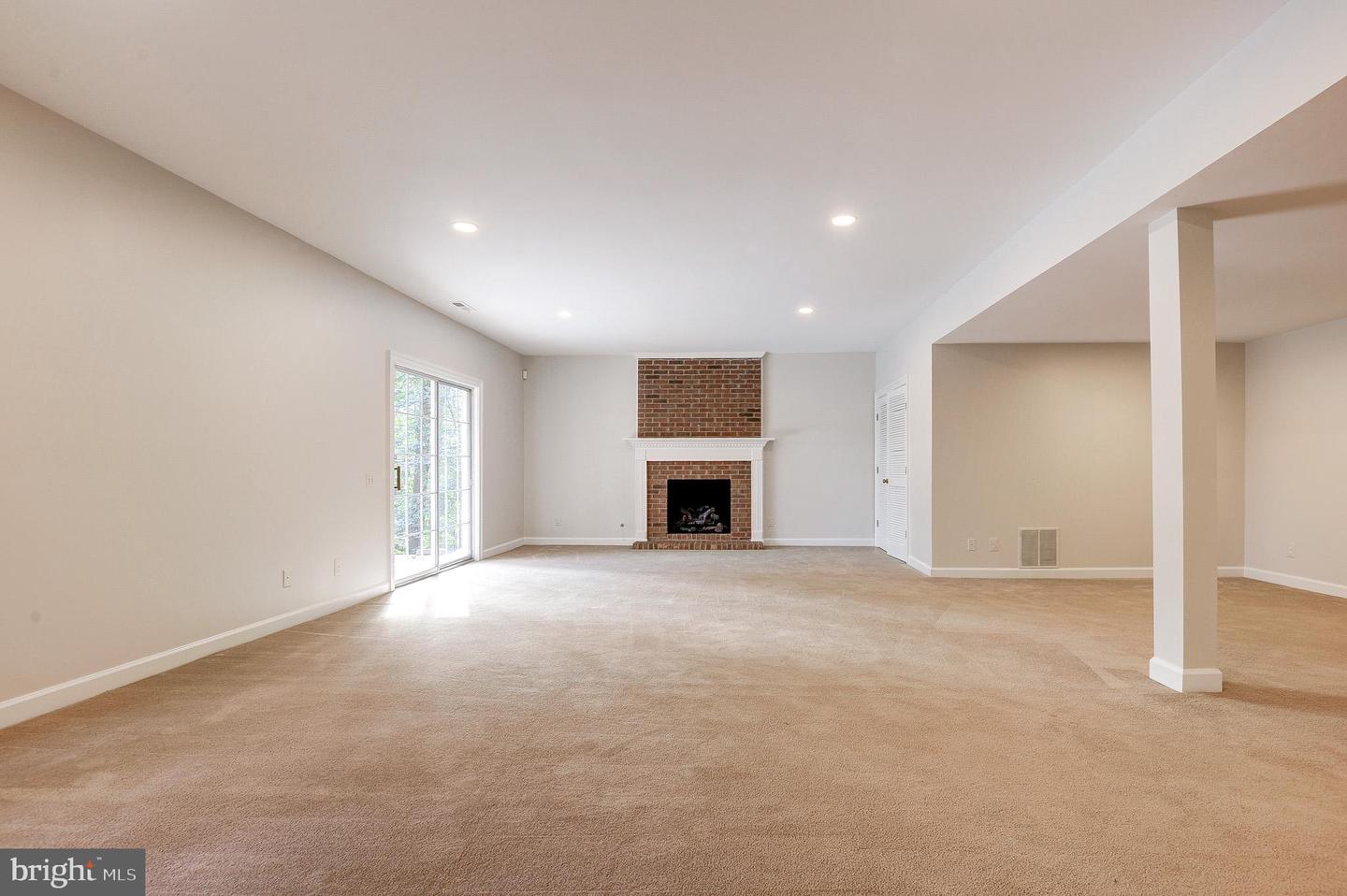 11913 CHAMPION LAKE CT, HERNDON, Virginia 20170, 4 Bedrooms Bedrooms, 12 Rooms Rooms,3 BathroomsBathrooms,Residential,For sale,11913 CHAMPION LAKE CT,VAFX2286234 MLS # VAFX2286234