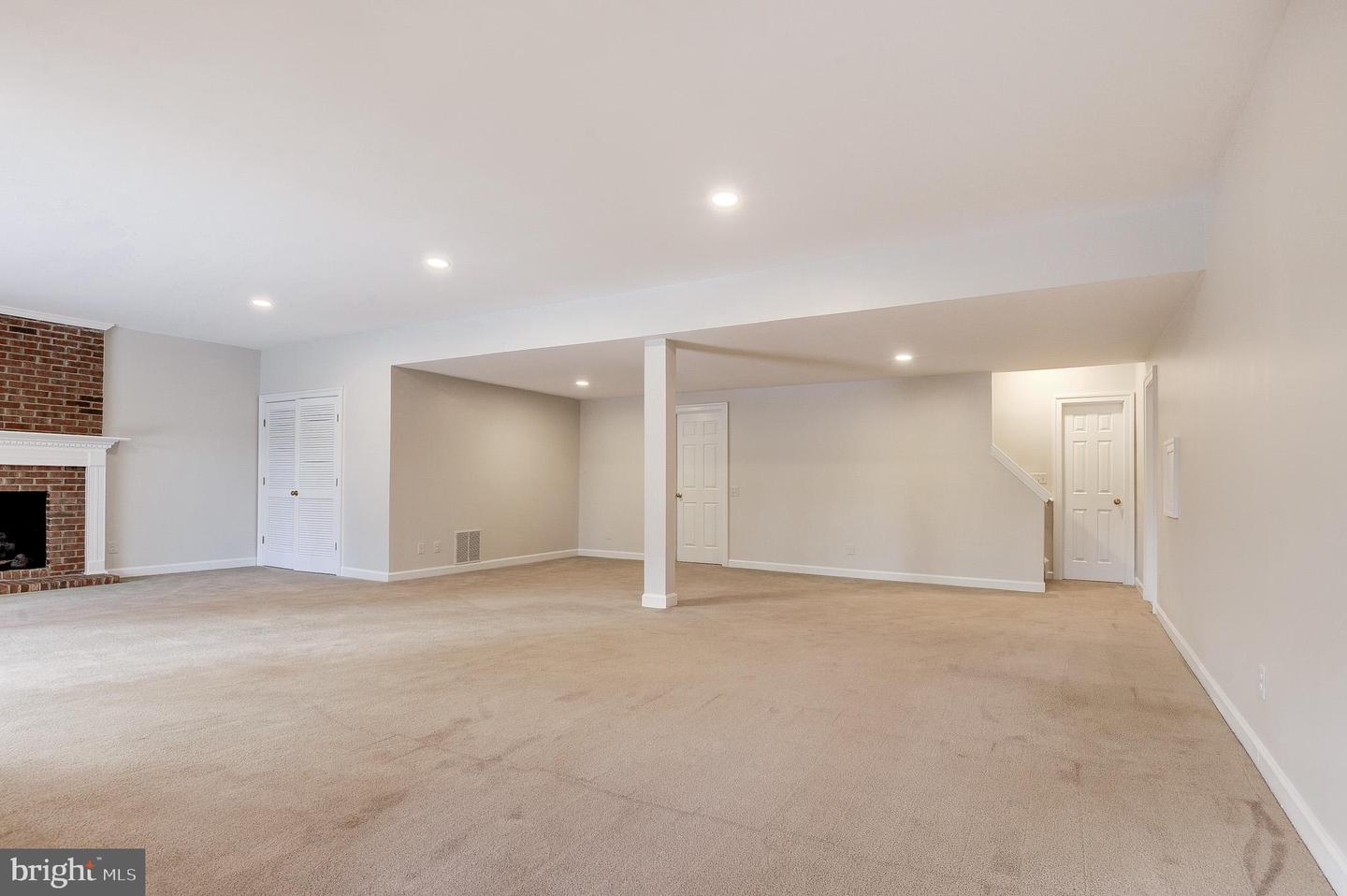 11913 CHAMPION LAKE CT, HERNDON, Virginia 20170, 4 Bedrooms Bedrooms, 12 Rooms Rooms,3 BathroomsBathrooms,Residential,For sale,11913 CHAMPION LAKE CT,VAFX2286234 MLS # VAFX2286234