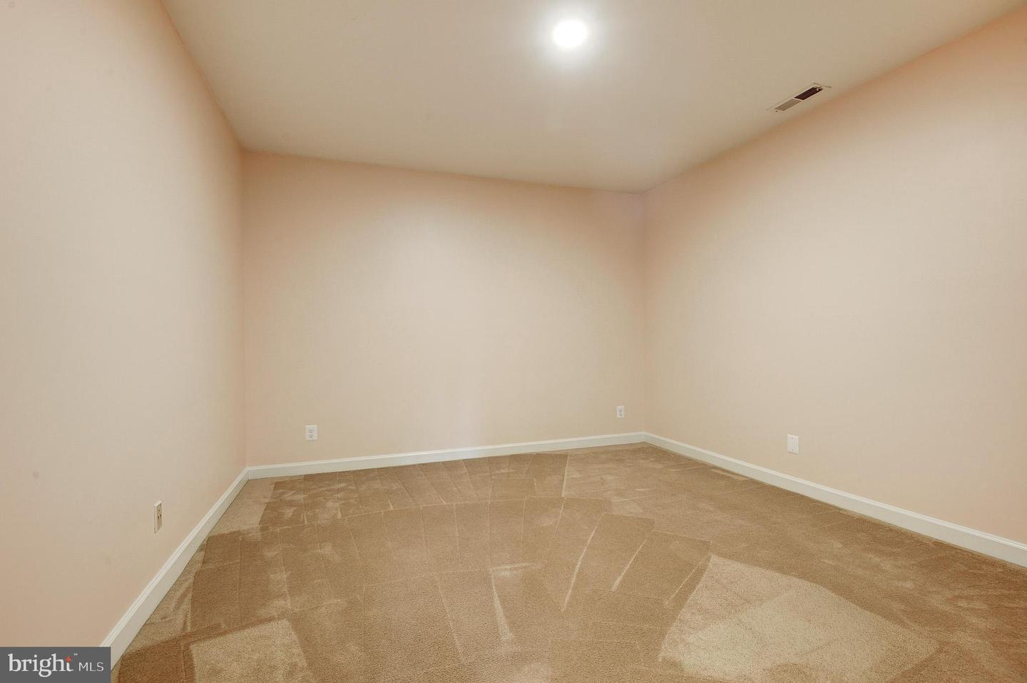 11913 CHAMPION LAKE CT, HERNDON, Virginia 20170, 4 Bedrooms Bedrooms, 12 Rooms Rooms,3 BathroomsBathrooms,Residential,For sale,11913 CHAMPION LAKE CT,VAFX2286234 MLS # VAFX2286234