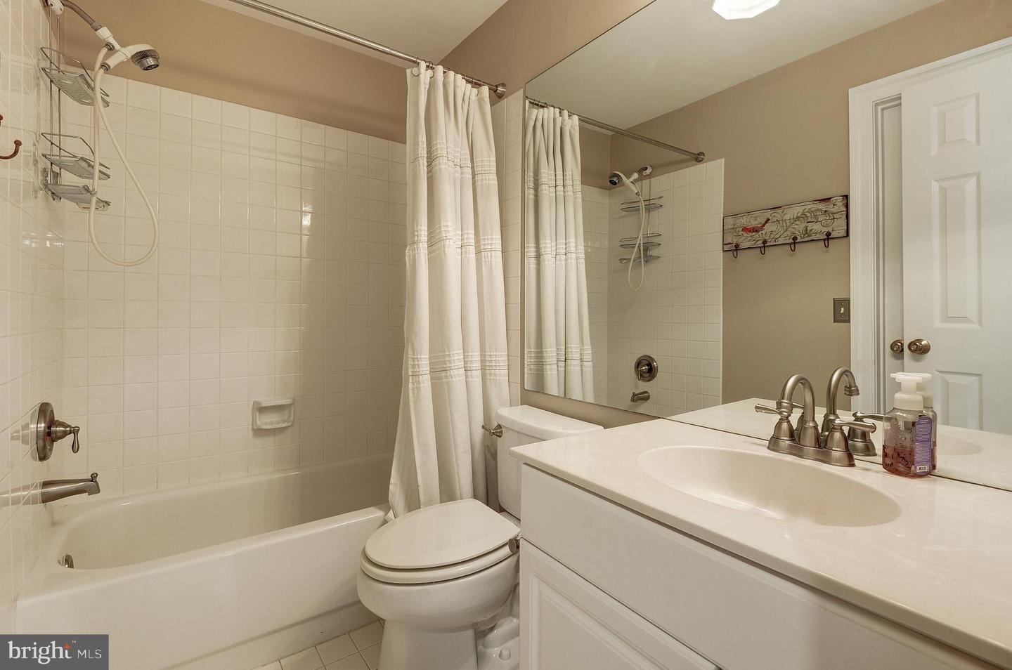 11913 CHAMPION LAKE CT, HERNDON, Virginia 20170, 4 Bedrooms Bedrooms, 12 Rooms Rooms,3 BathroomsBathrooms,Residential,For sale,11913 CHAMPION LAKE CT,VAFX2286234 MLS # VAFX2286234