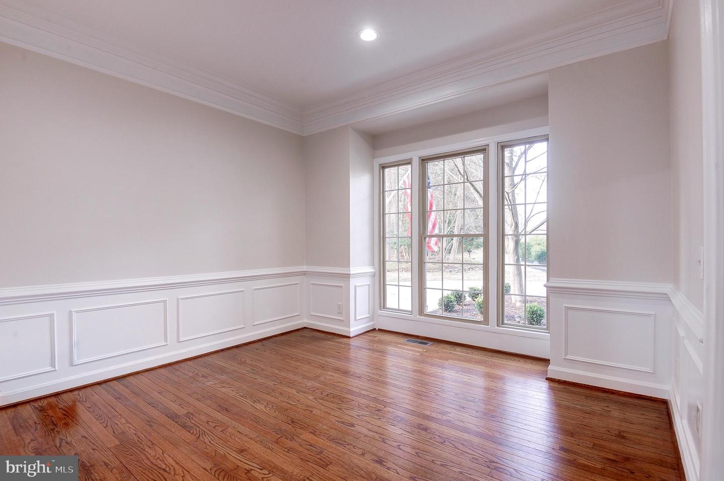 11913 CHAMPION LAKE CT, HERNDON, Virginia 20170, 4 Bedrooms Bedrooms, 12 Rooms Rooms,3 BathroomsBathrooms,Residential,For sale,11913 CHAMPION LAKE CT,VAFX2286234 MLS # VAFX2286234