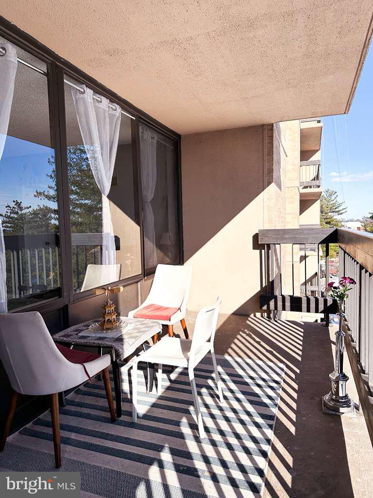 3701 S GEORGE MASON DR #401N, FALLS CHURCH, Virginia 22041, 1 Bedroom Bedrooms, ,1 BathroomBathrooms,Residential,For sale,3701 S GEORGE MASON DR #401N,VAFX2288056 MLS # VAFX2288056