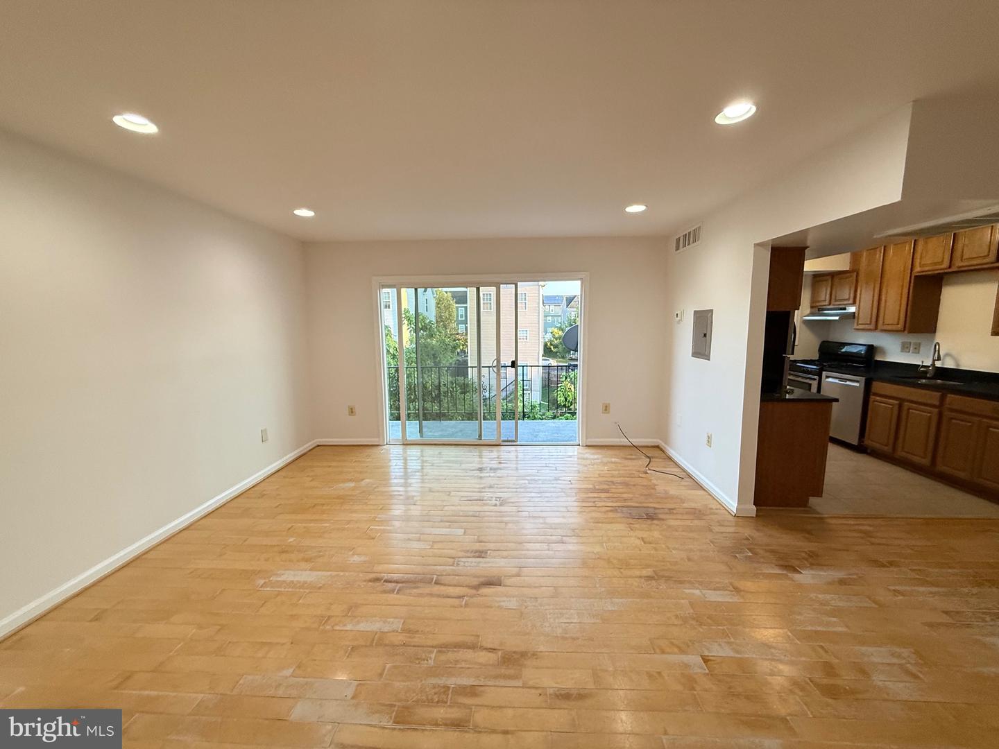 5009 D ST SE #303, WASHINGTON, District Of Columbia 20019, 1 Bedroom Bedrooms, ,1 BathroomBathrooms,Residential,For sale,5009 D ST SE #303,DCDC2243840 MLS # DCDC2243840