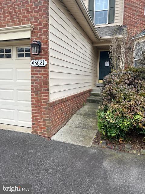 43621 DUNHILL CUP SQ, ASHBURN, Virginia 20147, 3 Bedrooms Bedrooms, ,2 BathroomsBathrooms,Residential,For sale,43621 DUNHILL CUP SQ,VALO2114922 MLS # VALO2114922