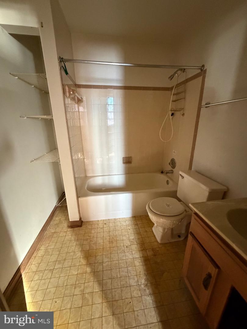 224 WHITSONS RUN, STAFFORD, Virginia 22554, 5 Bedrooms Bedrooms, ,3 BathroomsBathrooms,Residential,For sale,224 WHITSONS RUN,VAST2045592 MLS # VAST2045592