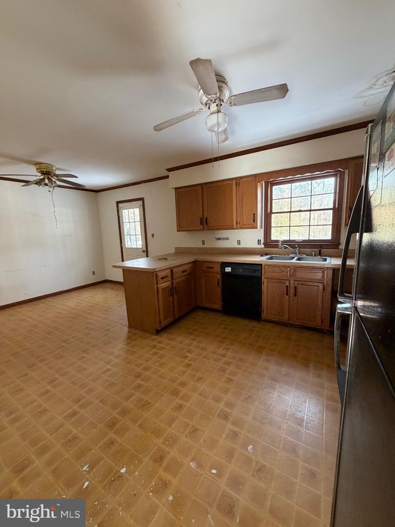 224 WHITSONS RUN, STAFFORD, Virginia 22554, 5 Bedrooms Bedrooms, ,3 BathroomsBathrooms,Residential,For sale,224 WHITSONS RUN,VAST2045592 MLS # VAST2045592