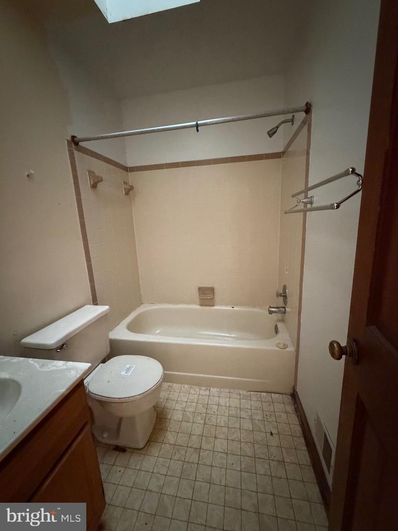 224 WHITSONS RUN, STAFFORD, Virginia 22554, 5 Bedrooms Bedrooms, ,3 BathroomsBathrooms,Residential,For sale,224 WHITSONS RUN,VAST2045592 MLS # VAST2045592