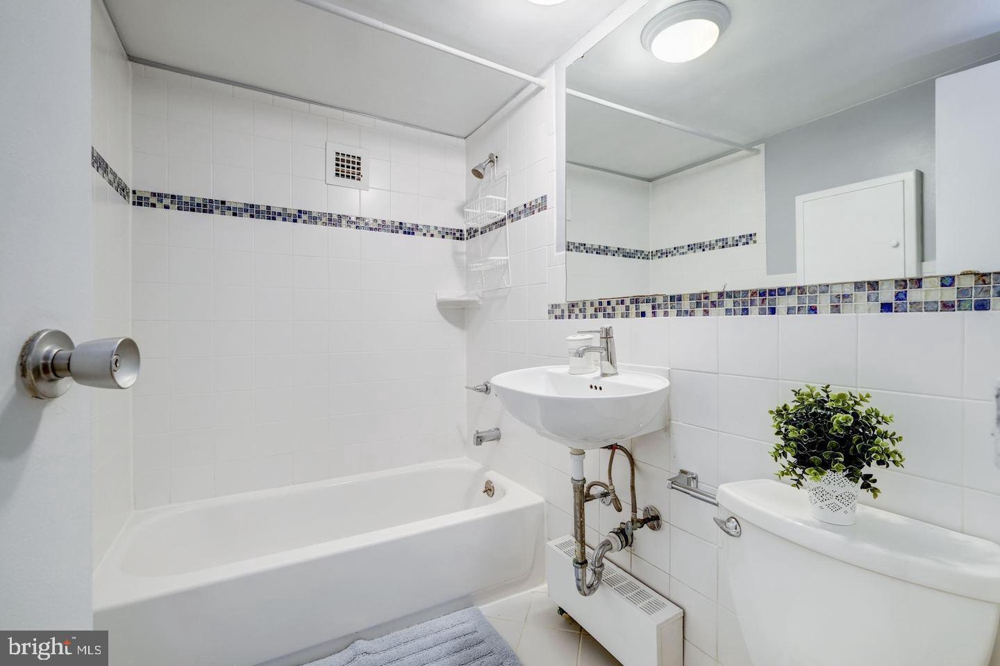 2401 H ST NW #307, WASHINGTON, District Of Columbia 20037, 1 Bedroom Bedrooms, ,1 BathroomBathrooms,Residential,For sale,2401 H ST NW #307,DCDC2243848 MLS # DCDC2243848