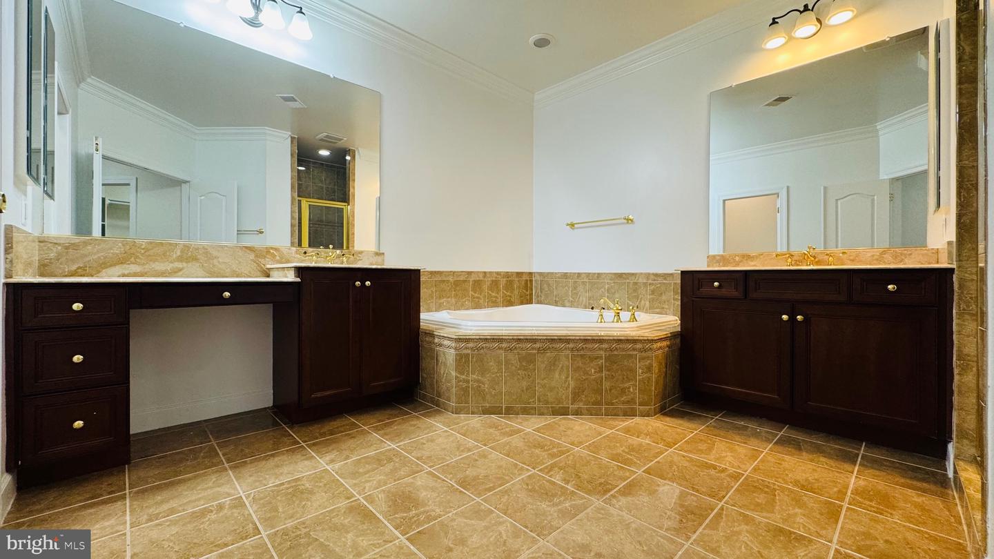 12798 FOX KEEP RUN, FAIRFAX, Virginia 22033, 4 Bedrooms Bedrooms, 17 Rooms Rooms,Residential,For sale,12798 FOX KEEP RUN,VAFX2279654 MLS # VAFX2279654 12798 FOX KEEP RUN, FAIRFAX, Virginia 22033, 4 Bedrooms Bedrooms, 17 Rooms Rooms,Residential,For sale,12798 FOX KEEP RUN,VAFX2279654 MLS # VAFX2279654