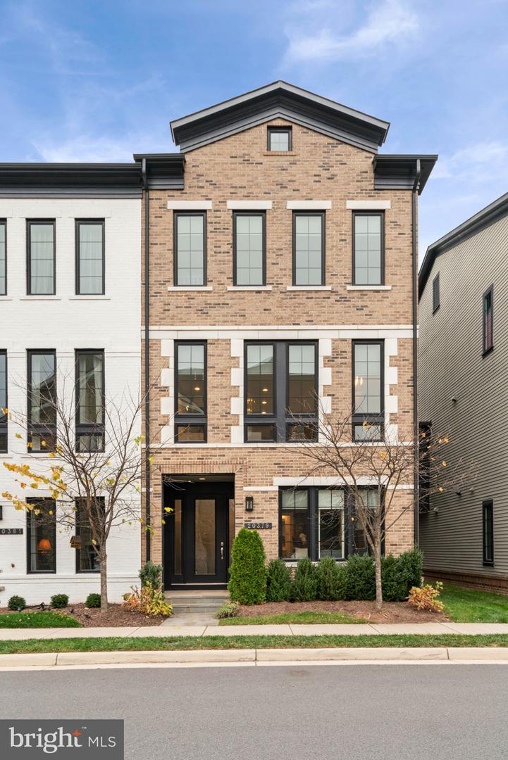 20379 CODMAN DR, ASHBURN, Virginia 20147, 4 Bedrooms Bedrooms, ,3 BathroomsBathrooms,Residential,For sale,20379 CODMAN DR,VALO2111438 MLS # VALO2111438