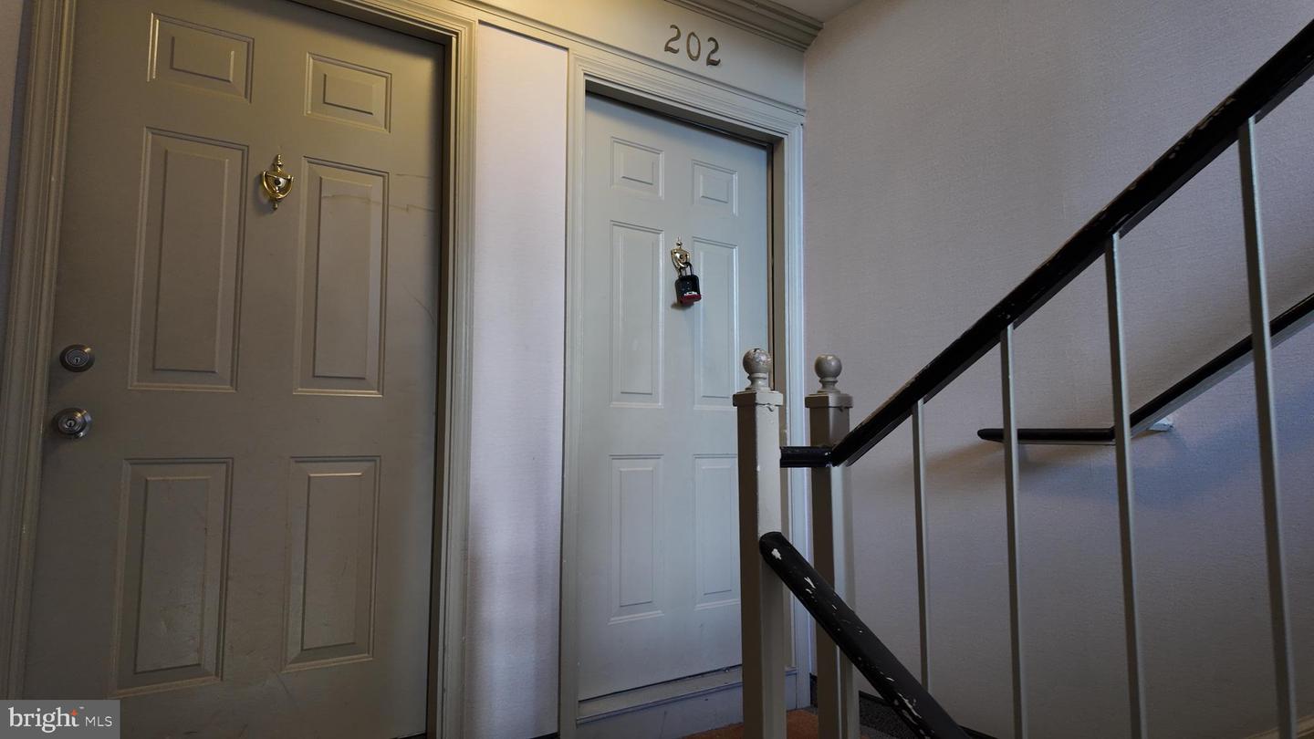 1123 HUNTMASTER TER NE #202, LEESBURG, Virginia 20176, 2 Bedrooms Bedrooms, ,1 BathroomBathrooms,Residential,For sale,1123 HUNTMASTER TER NE #202,VALO2113784 MLS # VALO2113784