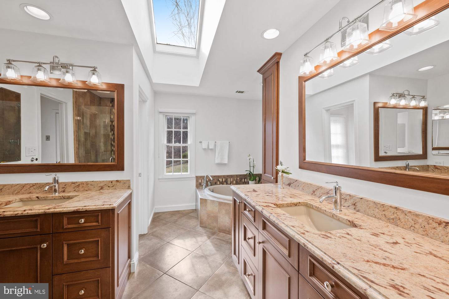 1109 OLD CEDAR RD, MCLEAN, Virginia 22102, 4 Bedrooms Bedrooms, ,4 BathroomsBathrooms,Residential,For sale,1109 OLD CEDAR RD,VAFX2286674 MLS # VAFX2286674